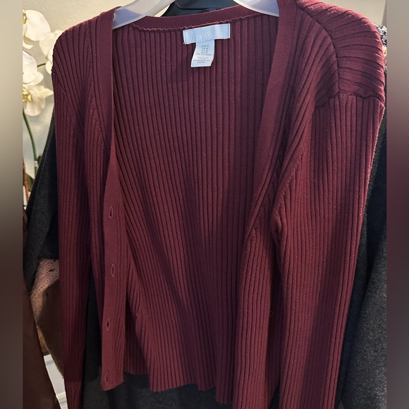 Sweaters and Tops - Picture 5 of 7